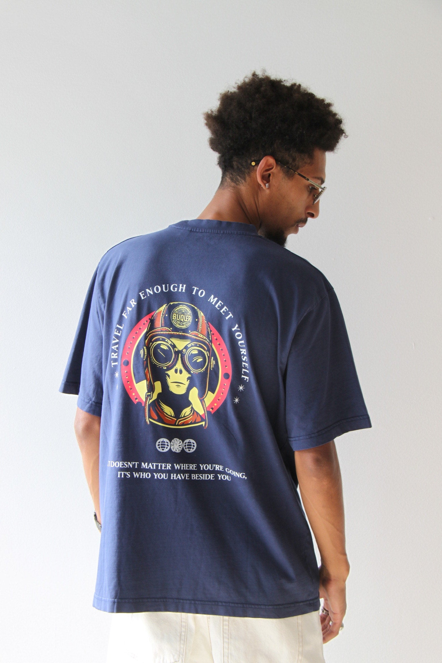 Camiseta Buquer, estilo único y diseño exclusivo, ropa streetwear para un look urbano y moderno con materiales sostenibles