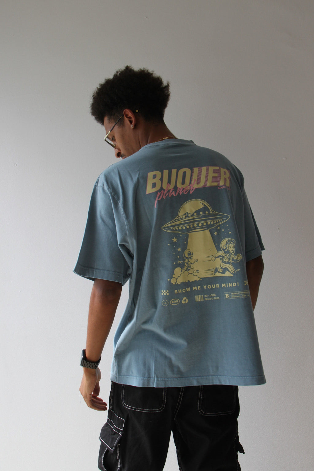 Camiseta Buquer, ropa urbana y sostenible, estilo moderno y exclusivo con materiales ecológicos para un look único y consciente