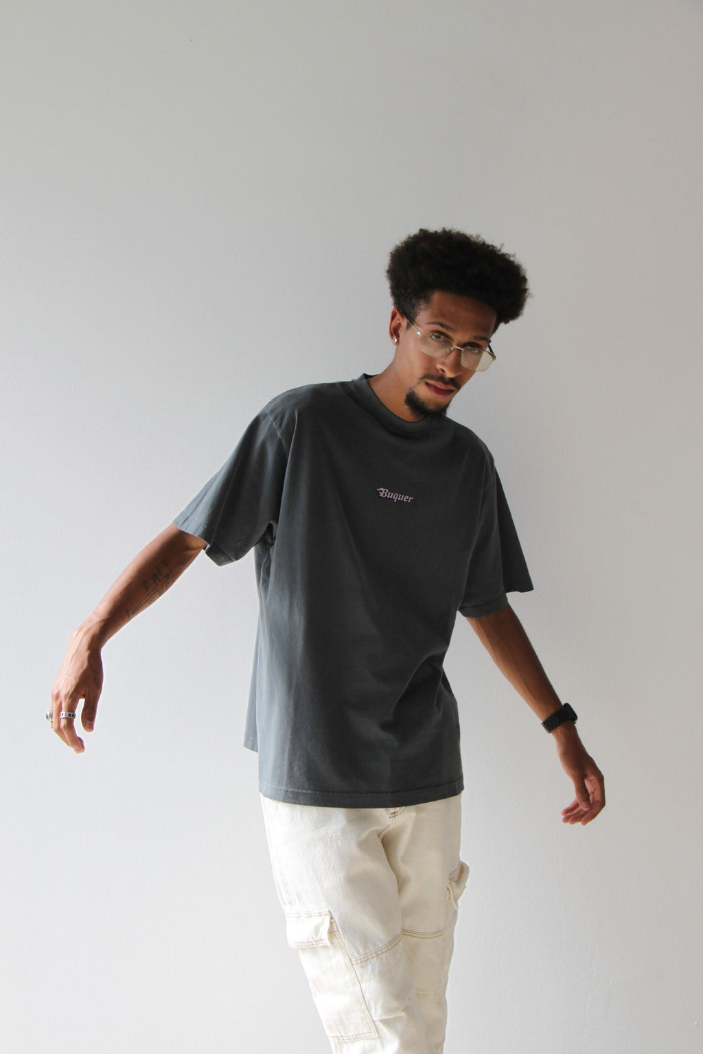 Camiseta Timeless, ropa de edición limitada, diseño exclusivo con materiales sostenibles para un estilo urbano y moderno