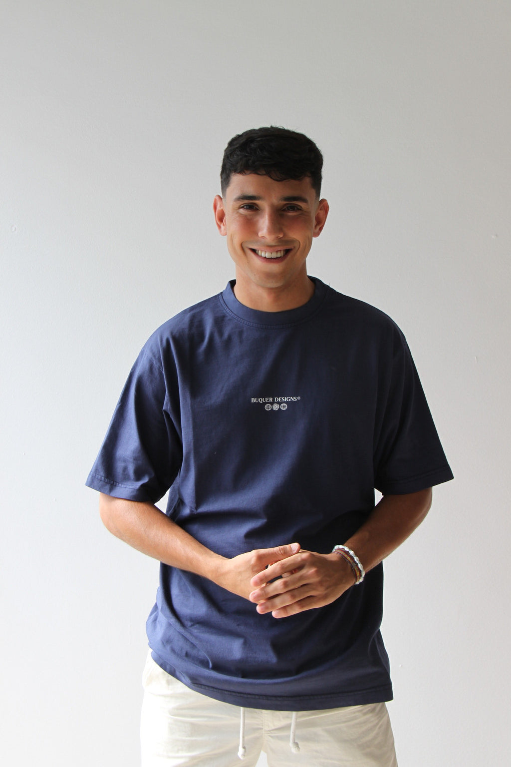 Camiseta Buquer, moda urbana de alta calidad y estilo único, perfecta para quienes buscan ropa de edición limitada