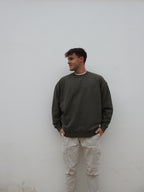 Sudadera Buquer, estilo streetwear contemporáneo, perfecta para un outfit cómodo y con un diseño exclusivo