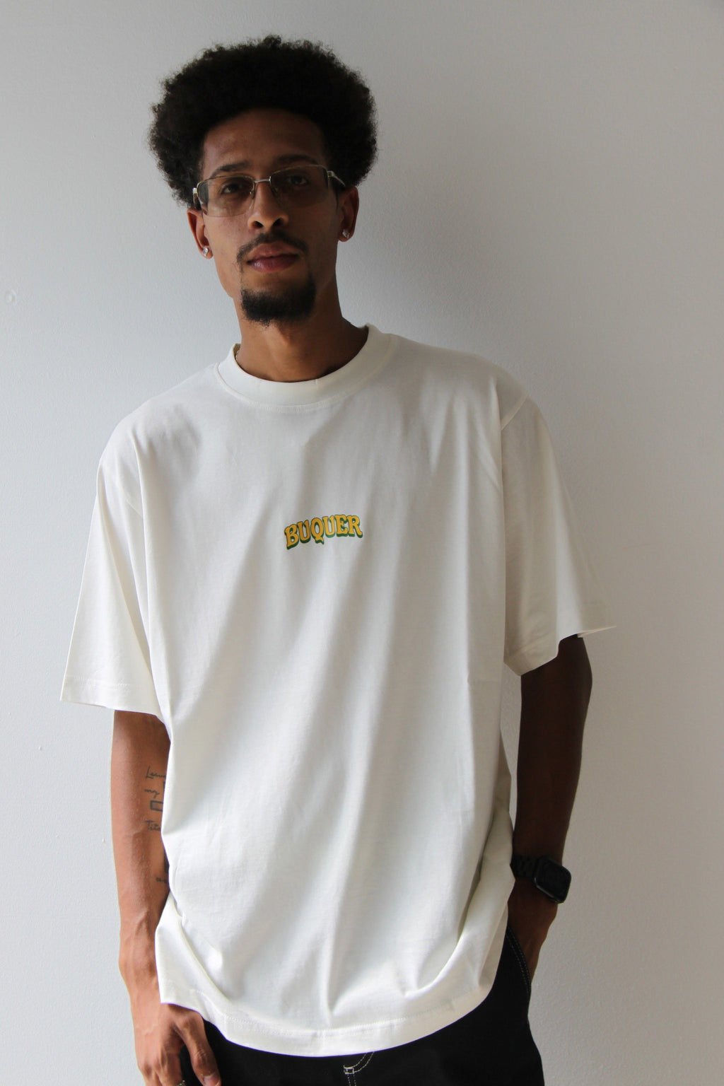 Camiseta Buquer, diseño de ropa sostenible, estilo único y exclusivo para un outfit urbano con ropa consciente y ética