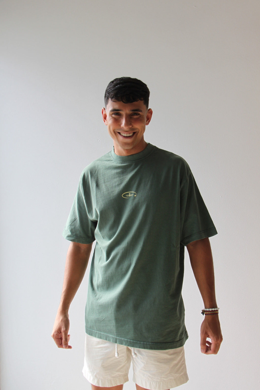 Camiseta Buquer, estilo urbano y moderno con un diseño exclusivo, hecha con materiales ecológicos y de calidad premium