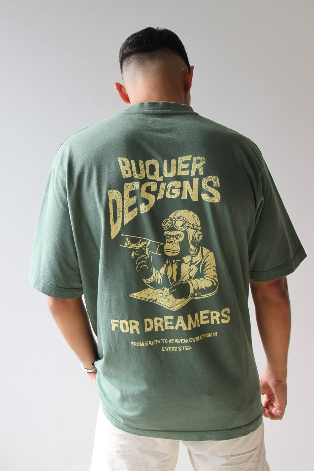 Camiseta Buquer, moda ética y consciente, con estilo urbano exclusivo, perfecta para quienes aprecian la moda sostenible