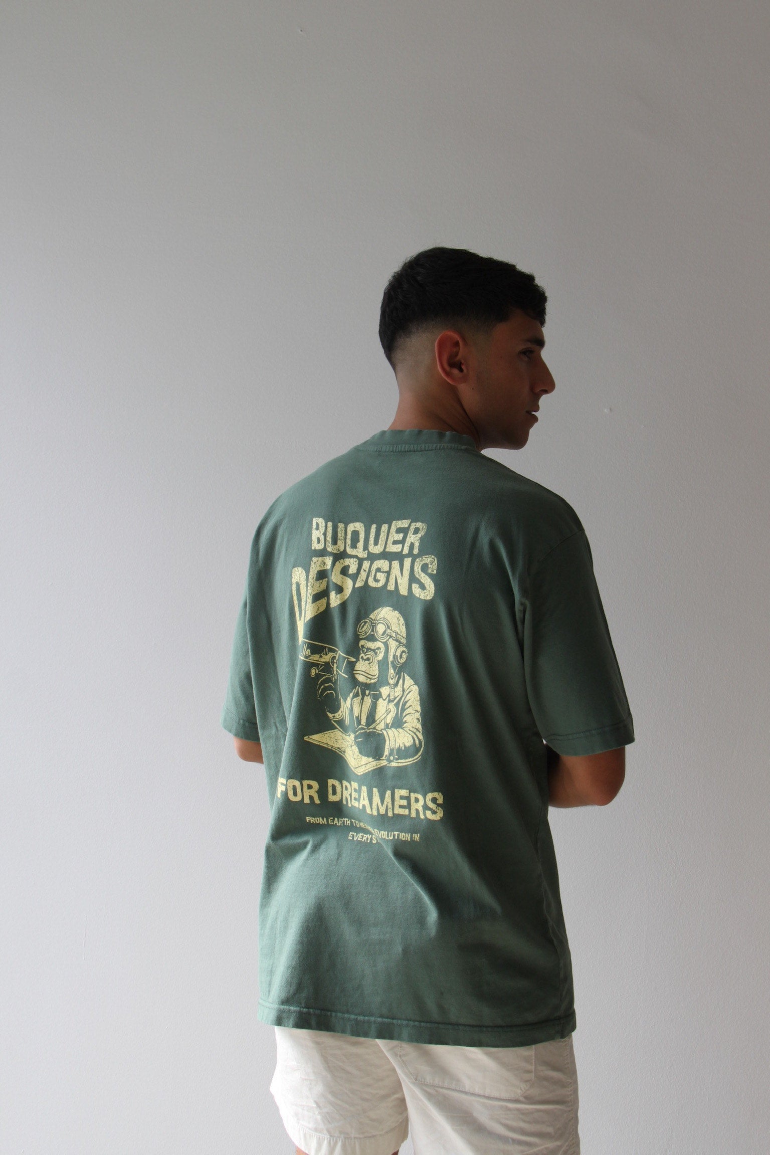 Camiseta Buquer, ropa moderna con un toque streetwear, estilo único y diseño exclusivo para un outfit con calidad premium