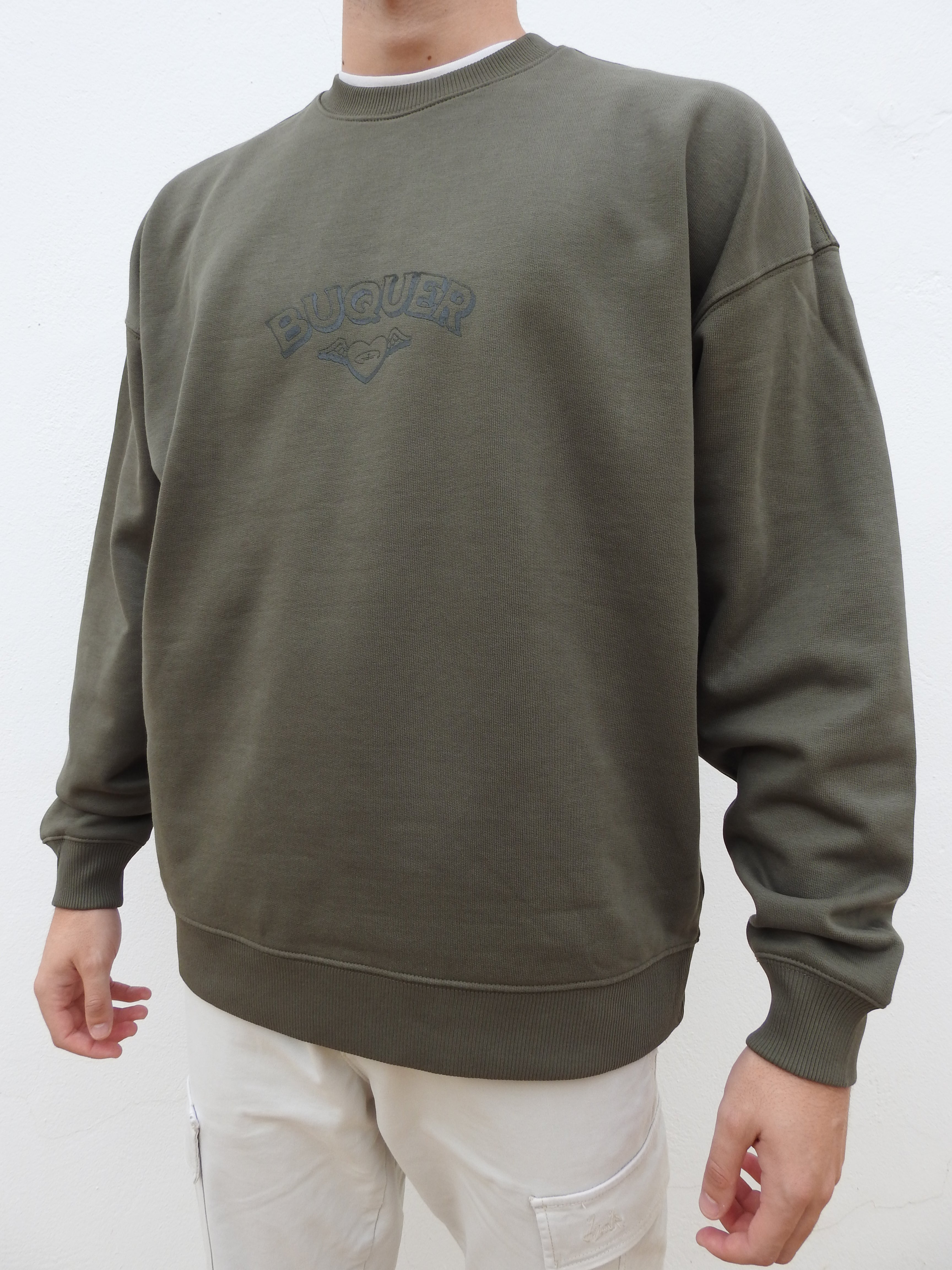 Sudadera Buquer, ropa moderna con diseño exclusivo y estilo urbano, ideal para destacar en moda streetwear de calidad premium