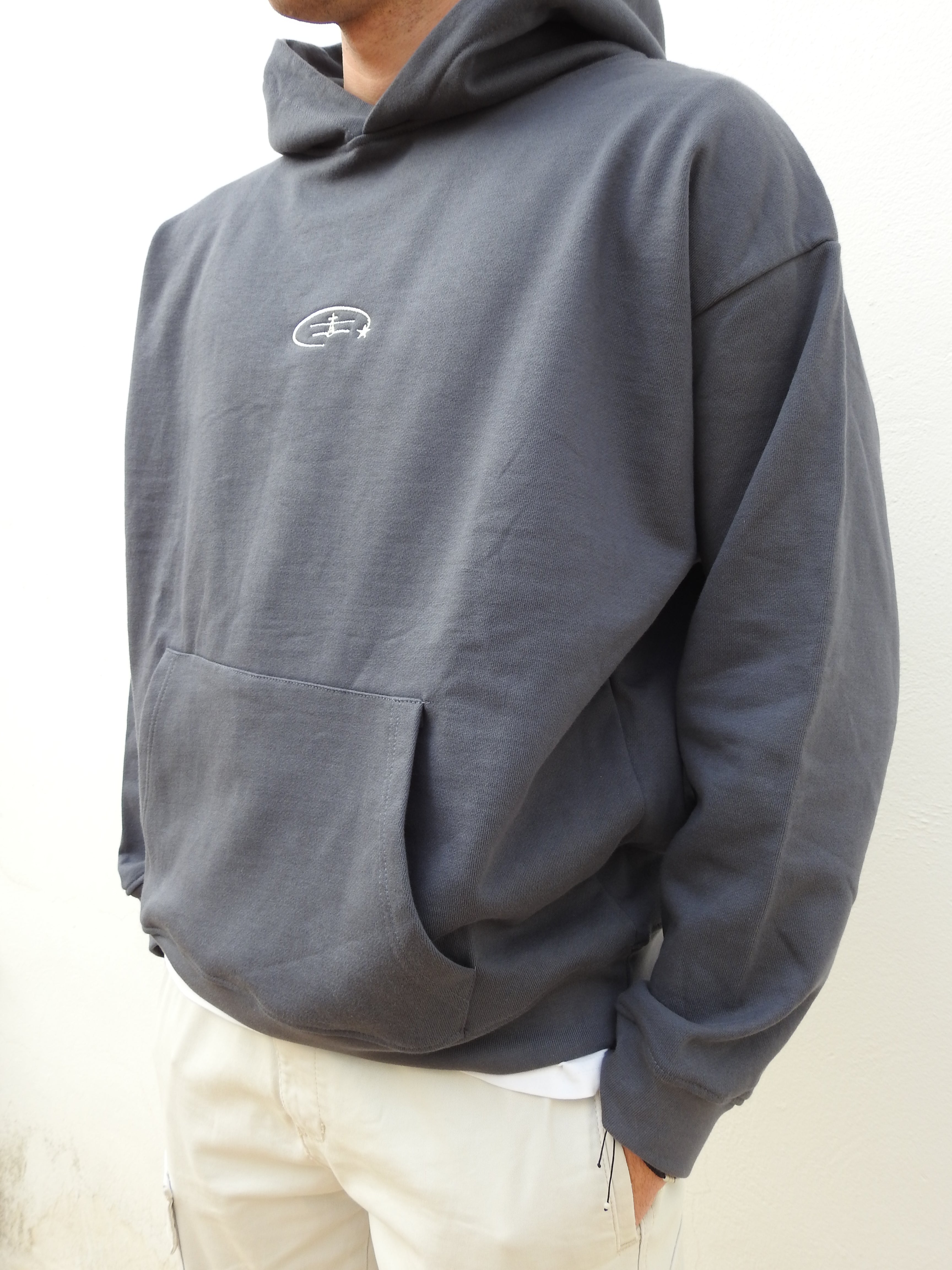 Sudadera Buquer, estilo único y cómodo, con diseño exclusivo y materiales de alta calidad para un look casual